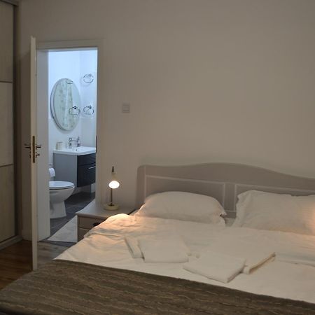Victoria Plaza Two Bdr Apt Daire Bükreş Dış mekan fotoğraf